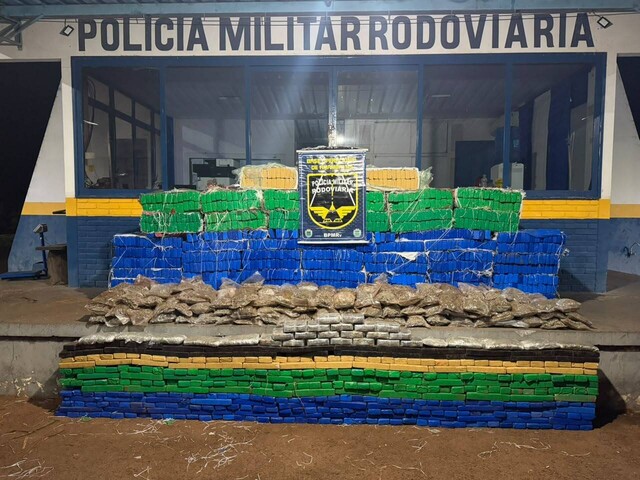 Homem capota Hilux lotada de maconha e morre na MS-289 Homem capota Hilux lotada de maconha e morre na MS-289