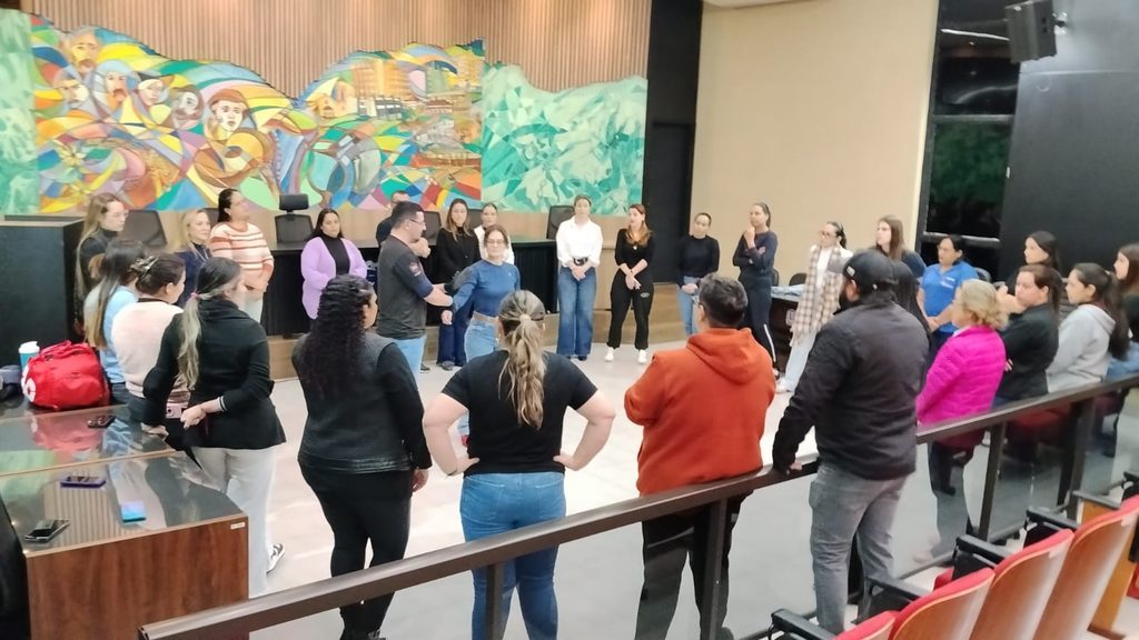 Câmara de Ponta Porã promove curso de defesa pessoal para mulheres dentro da programação do Agosto Lilás Câmara de Ponta Porã promove curso de defesa pessoal para mulheres dentro da programação do Agosto Lilás