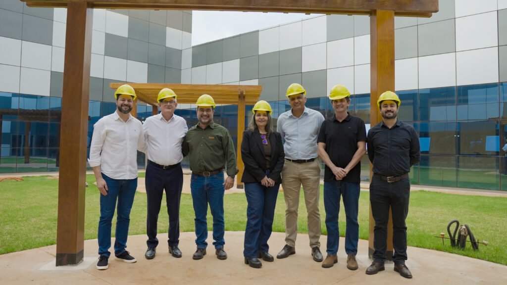 Presidente da SicrediPar visita Sicredi Centro-Sul MS/BA e acompanha projetos de impacto regional Presidente da SicrediPar visita Sicredi Centro-Sul MS/BA e acompanha projetos de impacto regional
