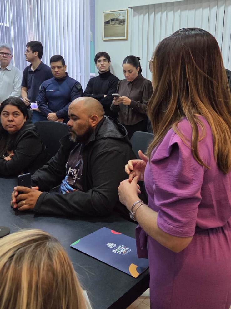 Moradores de rua: Autoridades e representantes civis se reúnem em Ponta Porã para tratar sobre o assunto Moradores de rua: Autoridades e representantes civis se reúnem em Ponta Porã para tratar sobre o assunto