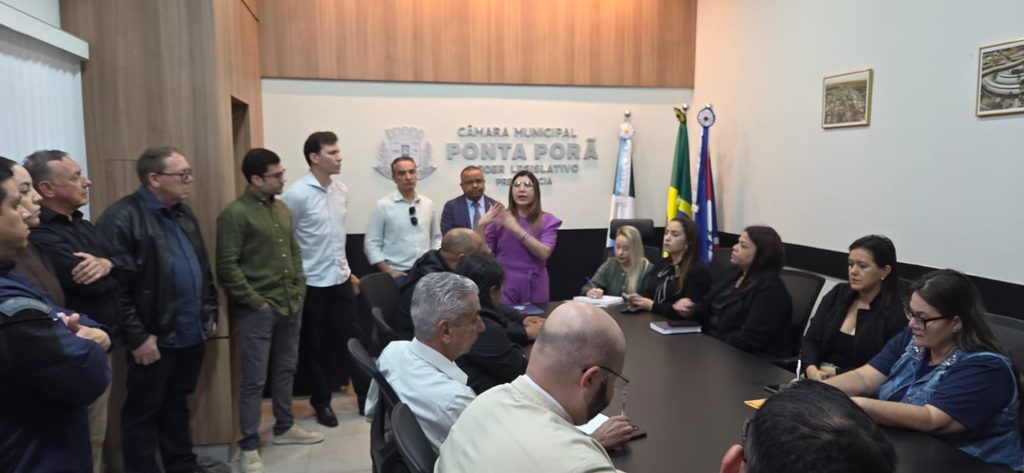 Moradores de rua: Autoridades e representantes civis se reúnem em Ponta Porã para tratar sobre o assunto Moradores de rua: Autoridades e representantes civis se reúnem em Ponta Porã para tratar sobre o assunto