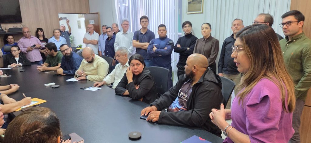 Moradores de rua: Autoridades e representantes civis se reúnem em Ponta Porã para tratar sobre o assunto Moradores de rua: Autoridades e representantes civis se reúnem em Ponta Porã para tratar sobre o assunto