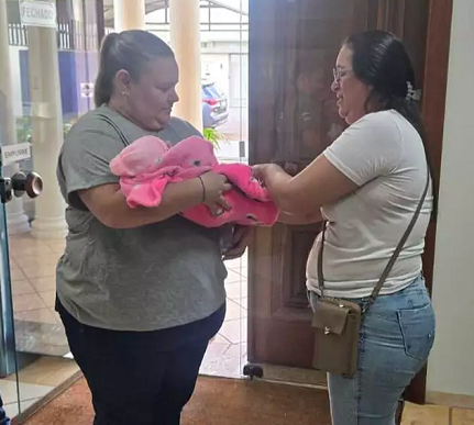 Ponta Porã: Casal que sequestrou bebê é entregue à PF Ponta Porã: Casal que sequestrou bebê é entregue à PF