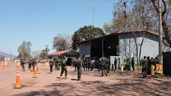 Com blindados em MS, megaoperação do Exército dá prejuízo de R$ 66 milhões ao crime Com blindados em MS, megaoperação do Exército dá prejuízo de R$ 66 milhões ao crime