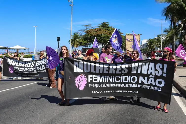 Mulheres vão às ruas pela votação do PL da Misoginia