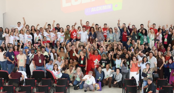 Fábio Trad participa de Plenária da Fetems eassina carta-compromisso pela valorização da educação pública em MS Fábio Trad participa de Plenária da Fetems eassina carta-compromisso pela valorização da educação pública em MS