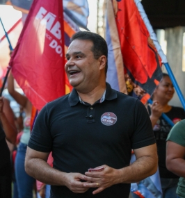 Fábio Trad percorre comércio de Paranaíba e apresenta propostas de incentivo ao varejo Fábio Trad percorre comércio de Paranaíba e apresenta propostas de incentivo ao varejo