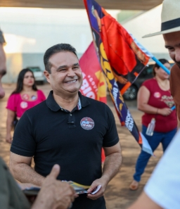 Fábio Trad percorre comércio de Paranaíba e apresenta propostas de incentivo ao varejo Fábio Trad percorre comércio de Paranaíba e apresenta propostas de incentivo ao varejo