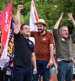 Fábio Trad percorre comércio de Paranaíba e apresenta propostas de incentivo ao varejo Fábio Trad percorre comércio de Paranaíba e apresenta propostas de incentivo ao varejo