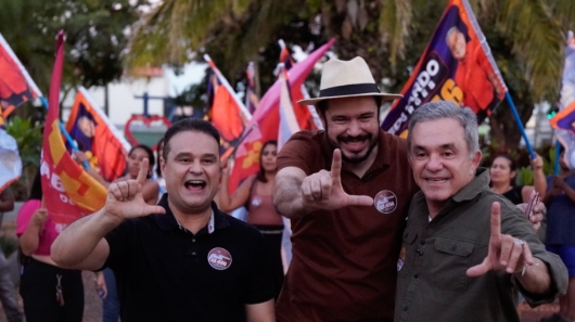 Fábio Trad percorre comércio de Paranaíba e apresenta propostas de incentivo ao varejo Fábio Trad percorre comércio de Paranaíba e apresenta propostas de incentivo ao varejo