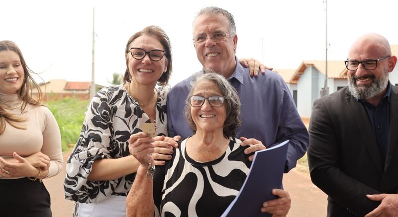 Emoção marca entrega das casas da "Vila dos Sonhos" em Ponta Porã Emoção marca entrega das casas da "Vila dos Sonhos" em Ponta Porã