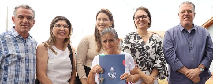Emoção marca entrega das casas da "Vila dos Sonhos" em Ponta Porã Emoção marca entrega das casas da "Vila dos Sonhos" em Ponta Porã