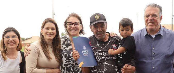 Emoção marca entrega das casas da "Vila dos Sonhos" em Ponta Porã Emoção marca entrega das casas da "Vila dos Sonhos" em Ponta Porã