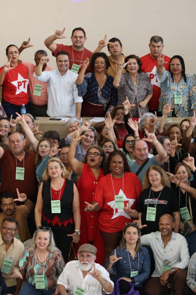 Fábio Trad participa de Plenária da Fetems eassina carta-compromisso pela valorização da educação pública em MS Fábio Trad participa de Plenária da Fetems eassina carta-compromisso pela valorização da educação pública em MS