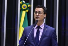 Template Colunistas – Yhuldes Giovani