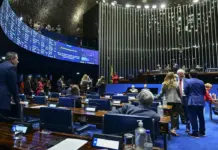 Template Colunistas – Yhuldes Giovani