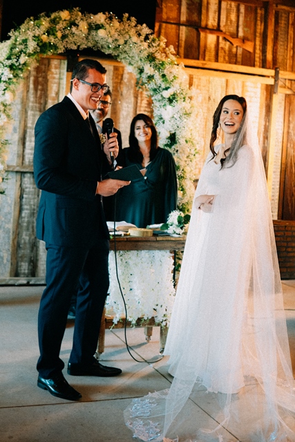Casamento de Mirela e Rafael é marcado por emoção e momentos inesquecíveis em Amambai Casamento de Mirela e Rafael é marcado por emoção e momentos inesquecíveis em Amambai