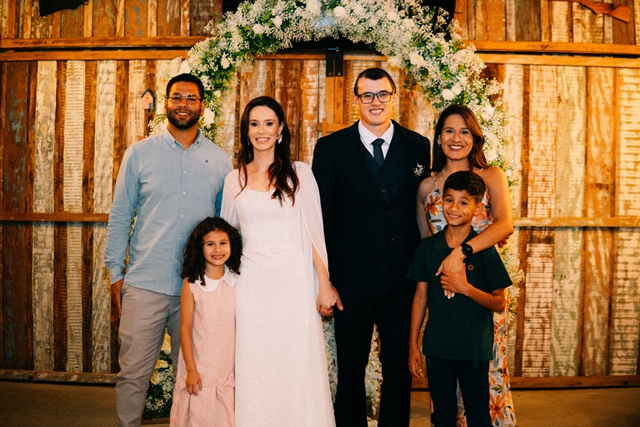 Casamento de Mirela e Rafael é marcado por emoção e momentos inesquecíveis em Amambai Casamento de Mirela e Rafael é marcado por emoção e momentos inesquecíveis em Amambai