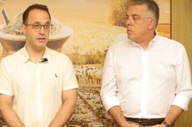 Ponta Porã: Eduardo Campos anuncia mudança na Saúde e agradece a Daniel Kayatt pela colaboração Ponta Porã: Eduardo Campos anuncia mudança na Saúde e agradece a Daniel Kayatt pela colaboração