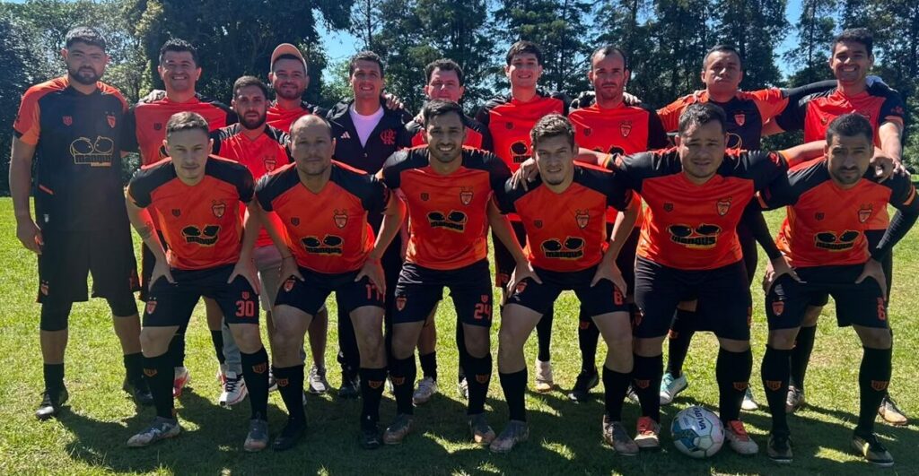 Rodada com muitos gols define os oito classificados para as quartas de final da 9ª Taça Cidade de Futebol Suíço Rodada com muitos gols define os oito classificados para as quartas de final da 9ª Taça Cidade de Futebol Suíço