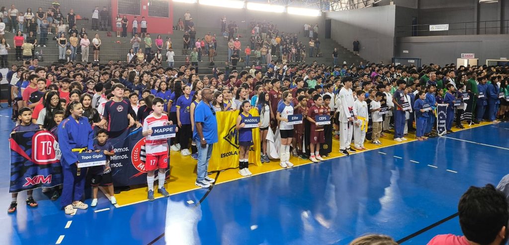 Jogos Escolares de Ponta Porã são abertos com representantes de 31 escolas Jogos Escolares de Ponta Porã são abertos com representantes de 31 escolas