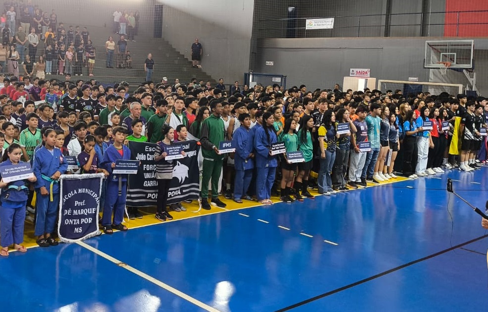 Jogos Escolares de Ponta Porã são abertos com representantes de 31 escolas Jogos Escolares de Ponta Porã são abertos com representantes de 31 escolas