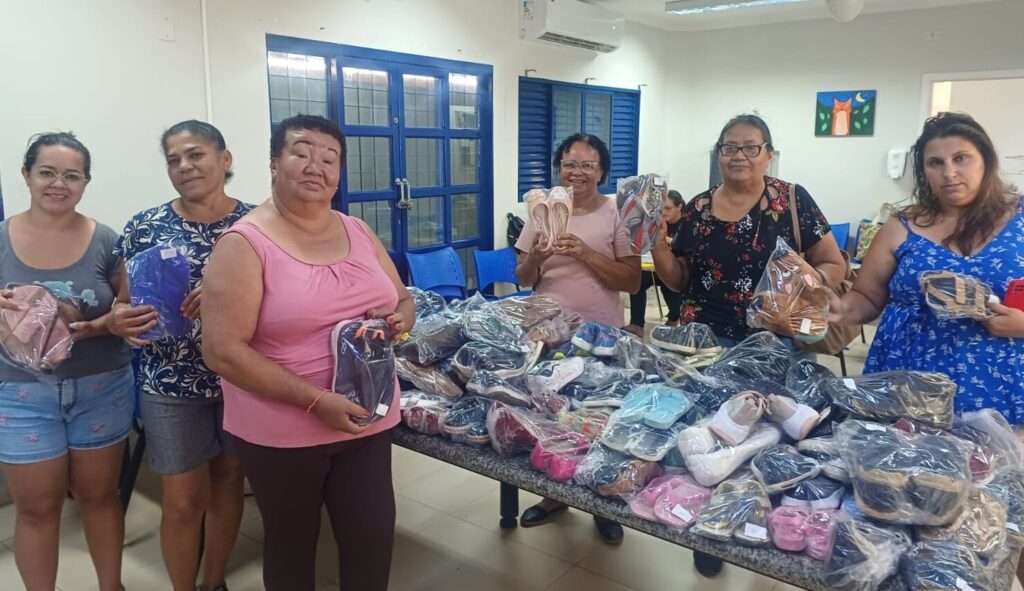 Campanha “O Seu Pezinho Virou Pezão” arrecada 504 pares de calçados para alunos e famílias da APAE/CG Campanha “O Seu Pezinho Virou Pezão” arrecada 504 pares de calçados para alunos e famílias da APAE/CG