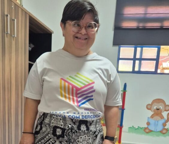 Campanha “O Seu Pezinho Virou Pezão” arrecada 504 pares de calçados para alunos e famílias da APAE/CG Campanha “O Seu Pezinho Virou Pezão” arrecada 504 pares de calçados para alunos e famílias da APAE/CG