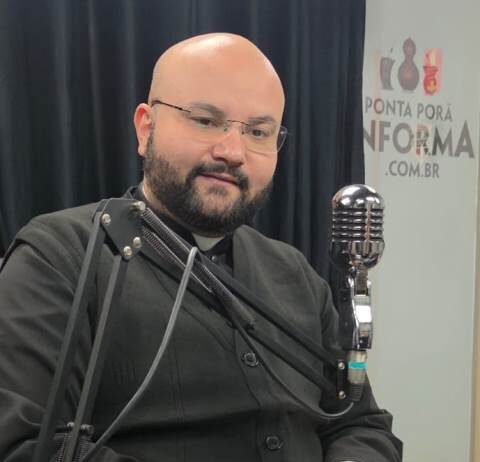Padre Lucas convida comunidade para Churrasco de Ação de Graças da Igreja São Charbel em Ponta Porã padre Lucas Antoun Baladi