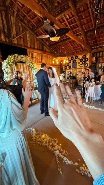 Casamento de Mirela e Rafael é marcado por emoção e momentos inesquecíveis em Amambai Casamento de Mirela e Rafael é marcado por emoção e momentos inesquecíveis em Amambai