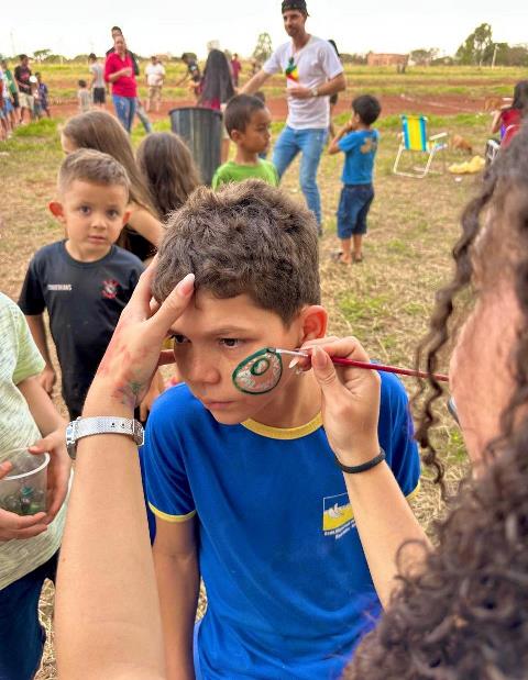 Brincando sem Wi-Fi transforma brincadeiras antigas em momentos de união entre pais e filhos em Nova Itamarati Brincando sem Wi-Fi transforma brincadeiras antigas em momentos de união entre pais e filhos em Nova Itamarati