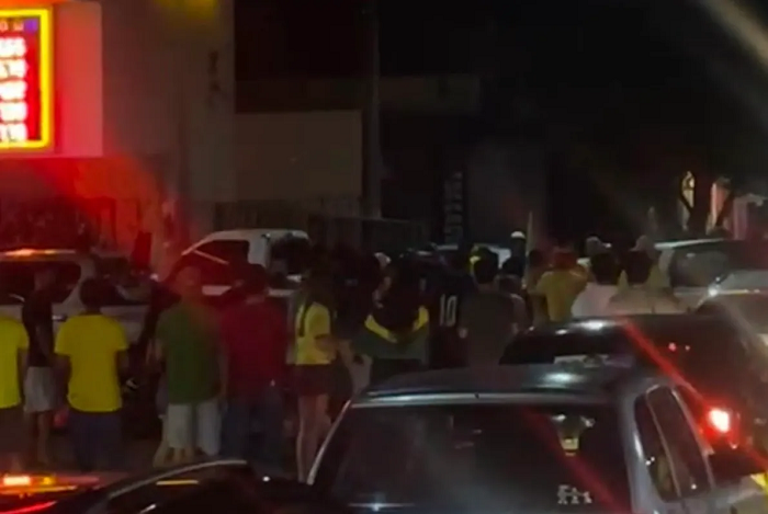 Adolescente pega arma do pai e mata homem durante carreata política em Bonito