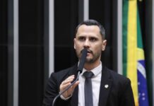 Template Colunistas – Yhuldes Giovani