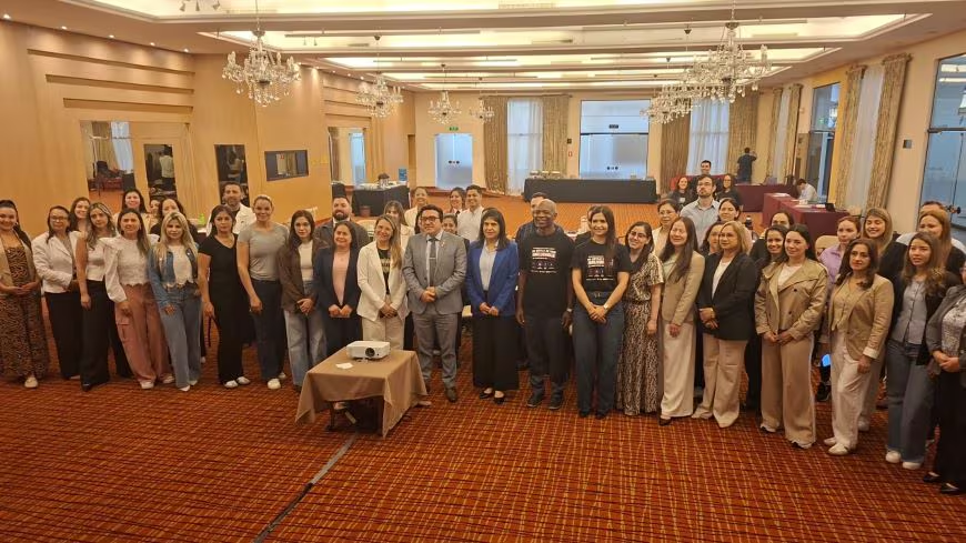 Salud capacita a profesionales para mejorar la atención de personas con obesidad Salud capacita a profesionales para mejorar la atención de personas con obesidad