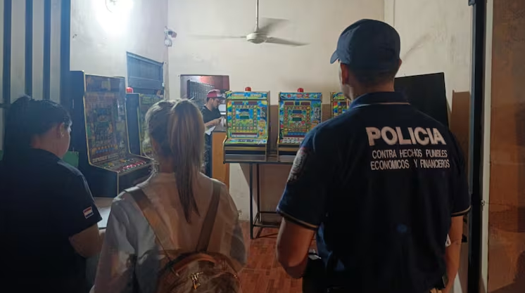 Tragamonedas cerca de escuelas: allanan seis locales en Capiatá Tragamonedas cerca de escuelas: allanan seis locales en Capiatá