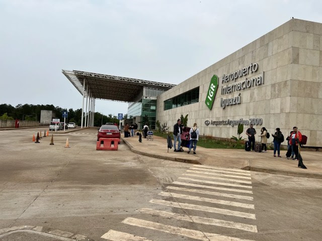 Filha de Flávio Bolsonaro falta à escola há 2 dias em meio à suspeita de fuga do senador Filha de Flávio Bolsonaro falta à escola há 2 dias em meio à suspeita de fuga do senador