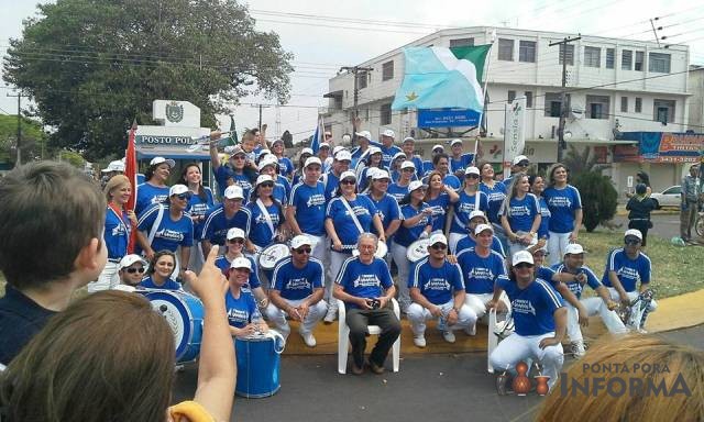 O mar branco e azul invade Avenida Brasil novamente em Ponta Porã. EX FANFARRISTAS são destaque no desfile cívico de 2015.