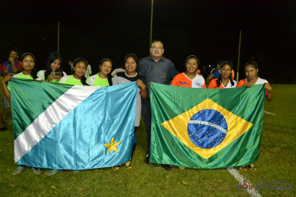 Jornalista Tião Prado é homenageado por serviços prestados ao esporte de Amambai