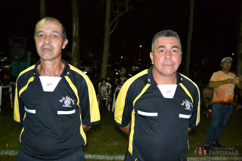 Jornalista Tião Prado é homenageado por serviços prestados ao esporte de Amambai