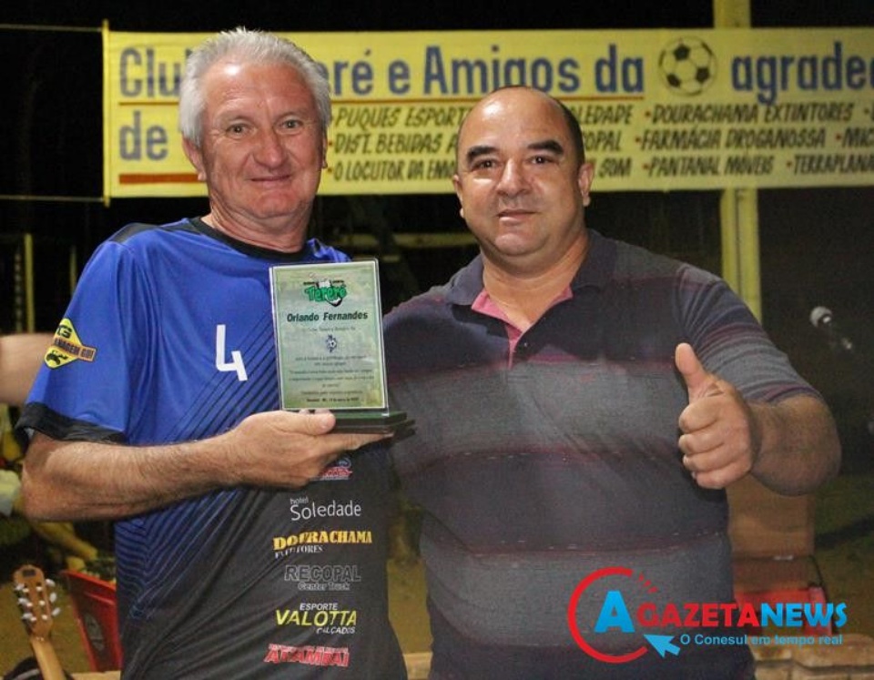 Jornalista Tião Prado do Pontaporainforma é homenageado em evento do Clube Tereré