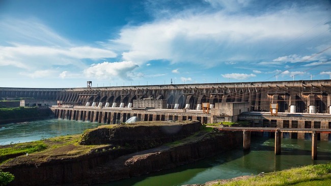 Itaipú asegura producción de energía pese al escaso caudal hídrico