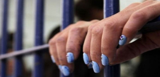 Mujer es condenada a 22 años de cárcel por grabar violación de su hija