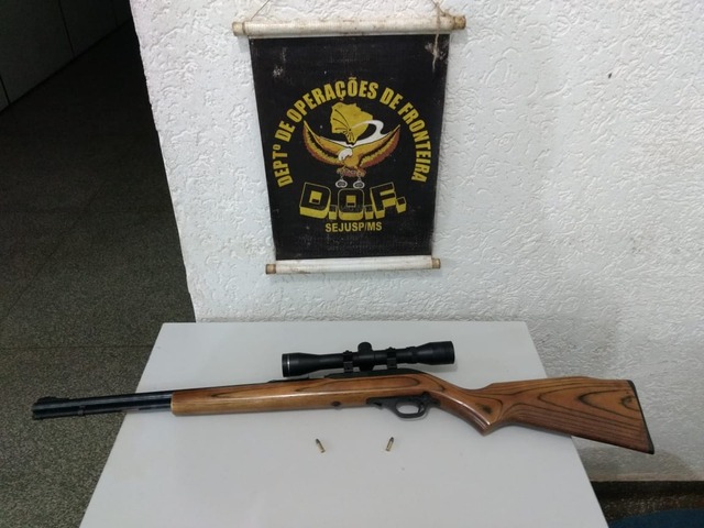Em Ponta Porã, homem é preso com rifle calibre 22 e munições