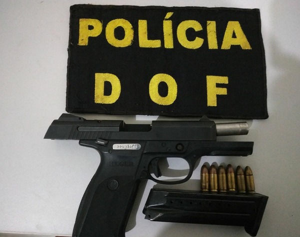 Em Ponta Porã, DOF prende passageiro de táxi com pistola de calibre 9 milímetros e munições