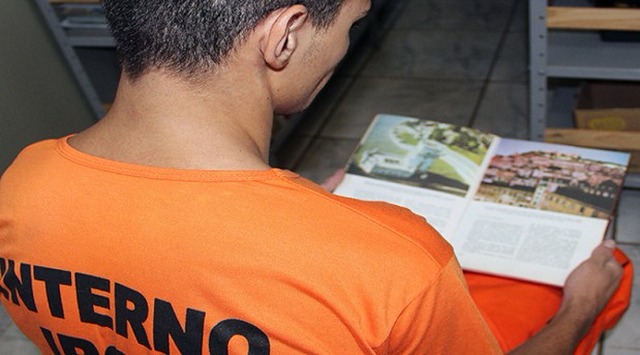Com mais de 30 mil livros em bibliotecas de presídios, Agepen estimula leitura entre detentos