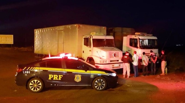 PRF recupera em Ponta Porã, dois caminhões furtados