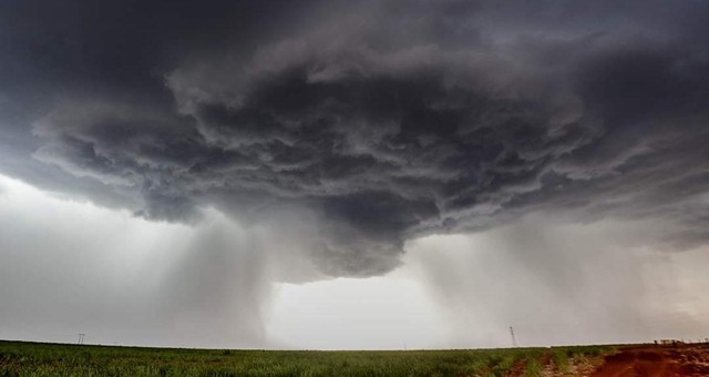Caçador de Tempestade registra mesociclone na região sul de MS. — Foto: Maycon Zanata