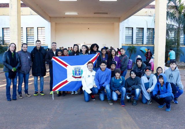 Delegação de Ponta Porã viajou para disputar Jogos Escolares em Coxim