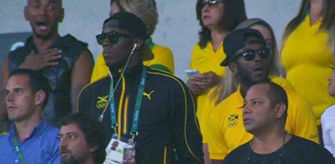 O jamaicano Usain Bolt comparece no Maracanã para a final do futebol masculino entre Brasil e Alemanhã.foto: veja.abril