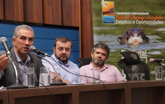 Reinaldo Azambuja na abertura do seminário: “queremos o Pantanal protegido e sustentável economicamente”.Foto: Chico Ribeiro